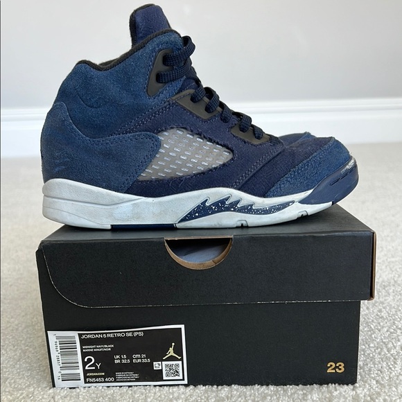 Jordan Kids Retro 5 SE Midnight Navy Sneakers size 2Y with original box